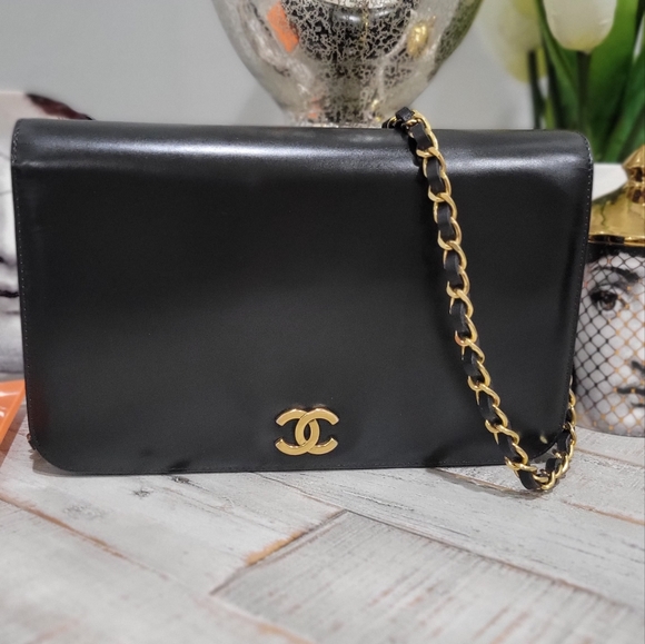 Chanel smooth leather single flap shoulder bag - Picture 1 of 8